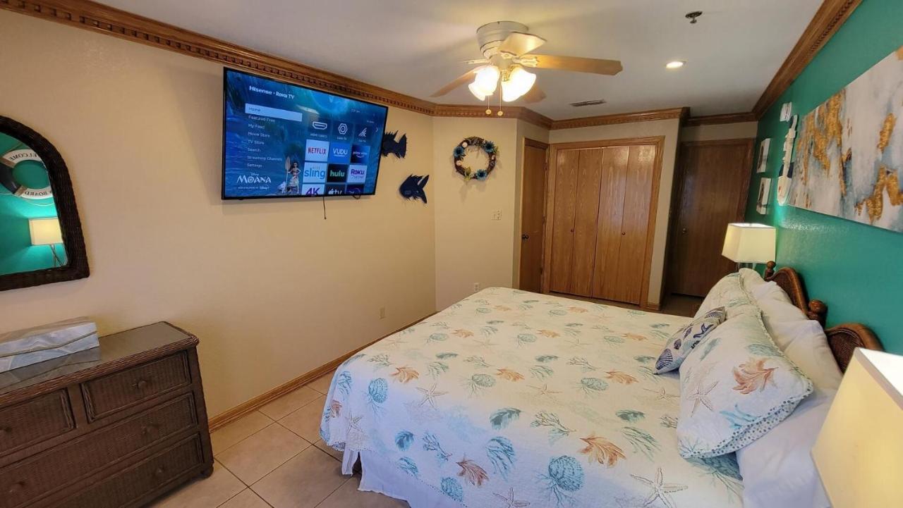 Cozy 2 Bedroom With Big Pool - Campeche Triplex Unit C Home Саут Падре Алънд Екстериор снимка